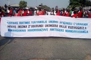 Burundi : 50.000 manifestants contre l'usurpation du Tambour par le Rwanda ( Photo : Ejohezanews, Le Renouveau, RTNB.BI, IndundiMag 2019 )