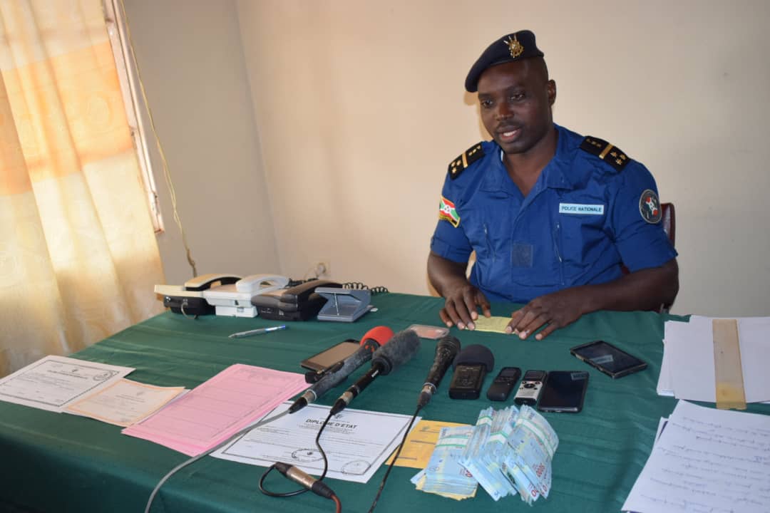 Burundi : La police a démantelé un réseau de faussaire à Gitega ( Photo : RTNB.BI 2019 )
