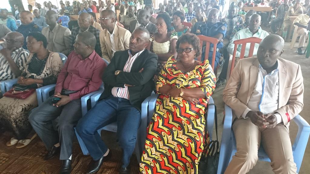 Burundi : Le Président du Sénat, en congé, a visité 67 sur les 119 communes ( Photo : Senat.bi  2019)