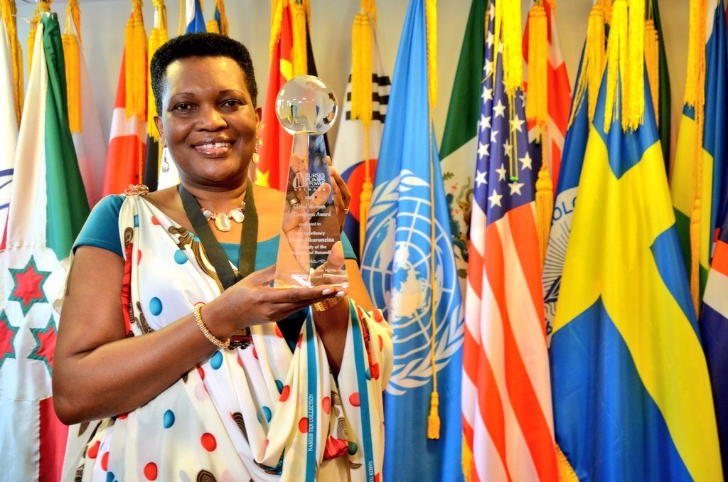 Burundi : La Première Dame primée à New-York pour son action Globale ( Photo : BUCUMI Denise, Le Renouveau , Amb. Shingiro Albert  )