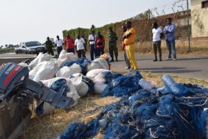 Burundi : La marine remet aux pécheurs Congolais leurs matériaux saisis  ( Photo : RTNB.BI  2019 )