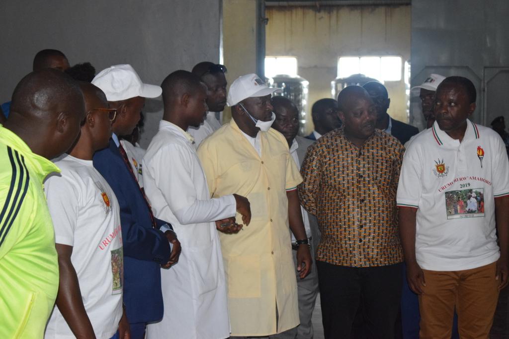 Burundi : Inauguration de la société Imena Soma Usubire , unité de transformation de la banane ( Photo : ABP 2019 )