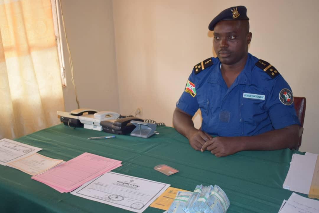 Burundi : Un agent corrompu de l'OBR de GITEGA arrêté ( Photo : RTNB.BI 2019 )