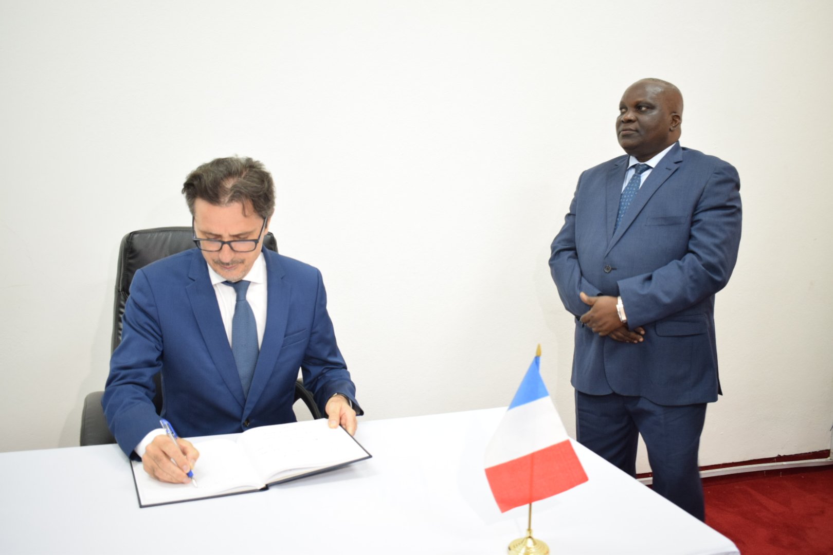 La France veut renouer avec le Burundi,sans véritable franchise ( Photo : RTNB.BI 2019 )