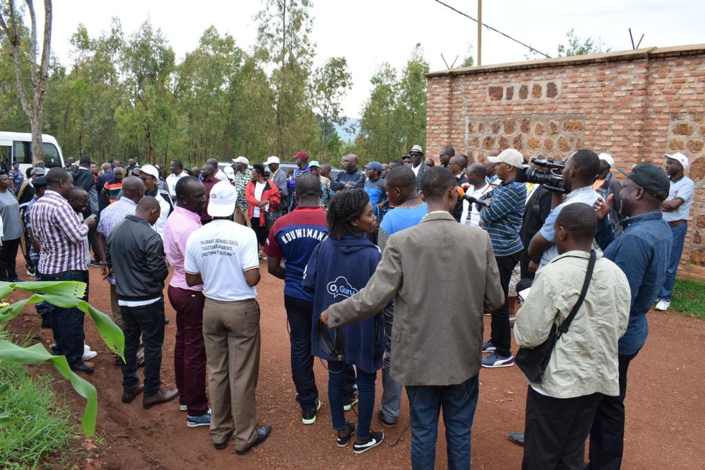 Burundi : Visite de SOVERT-AKA spécialisée Champignons à GITEGA ( Photo : Journal Intahe   2019 )