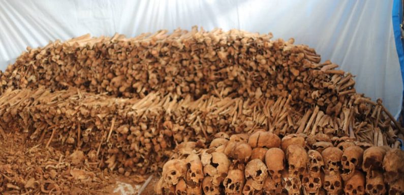 Genocide 1972 : Total de 1.751 restes de corps sortis des 4 fosses de  GITEGA / BURUNDI