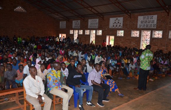 Burundi : Séance de moralisation en colline NTOBWE / GITEGA
