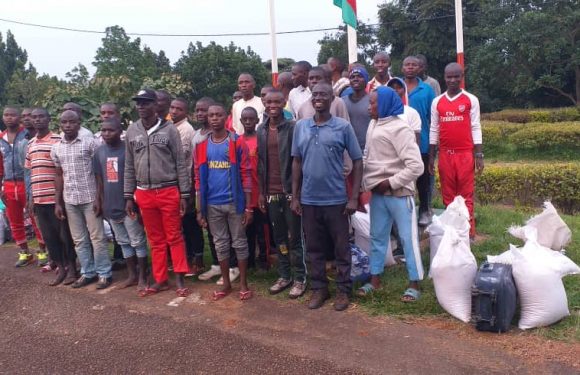 Burundi : 46 ex-réfugiés expulsées du Rwanda retournent chez eux / KIRUNDO