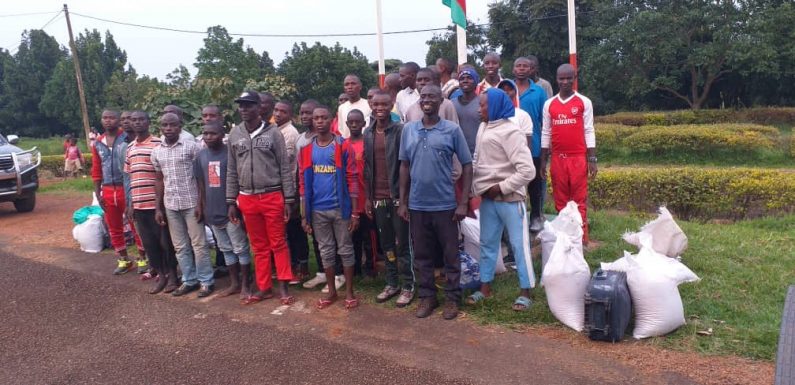 Burundi : 46 ex-réfugiés expulsées du Rwanda retournent chez eux / KIRUNDO