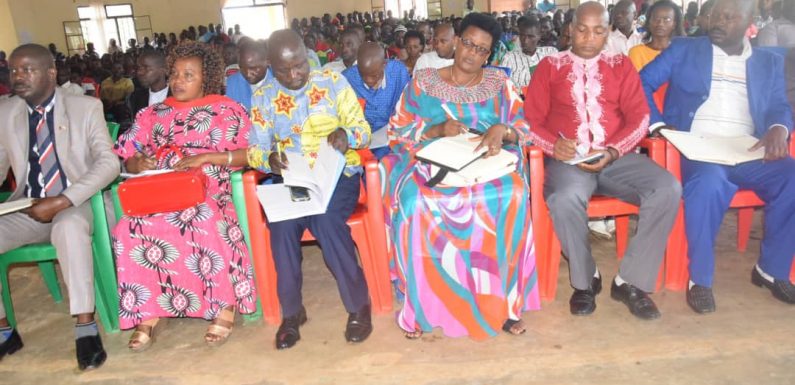 Burundi : Visite des 5 communes de CANKUZO par le Président du Sénat