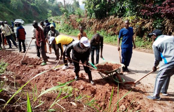 Burundi : TDC – Evacuer les talus de terre sur la route RN1 / KAYANZA
