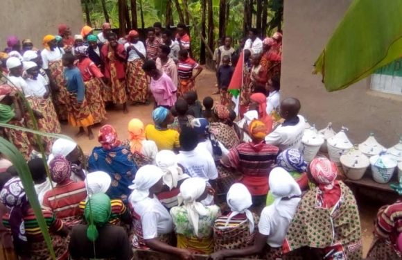 Burundi : Les femmes CNDD-FDD KAVYA inaugurent la permanence / MURAMVYA