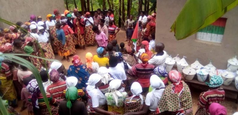 Burundi : Les femmes CNDD-FDD KAVYA inaugurent la permanence / MURAMVYA