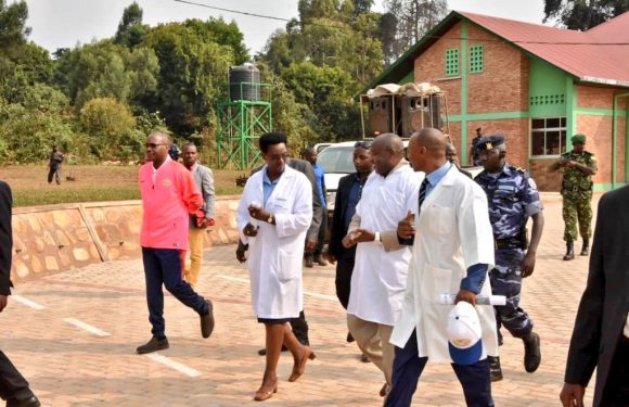 BURUNDI : Visite du labo des cultures in vitro de l’ISABU / MWARO