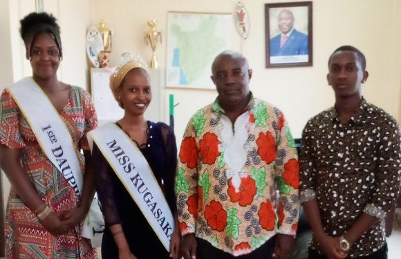 BURUNDI : Visite de MISS chez le Gouverneur de NGOZI