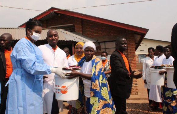 BURUNDI : 1ère Dame en visite au Centre URUMURI,  Hôpital Régional de GITEGA