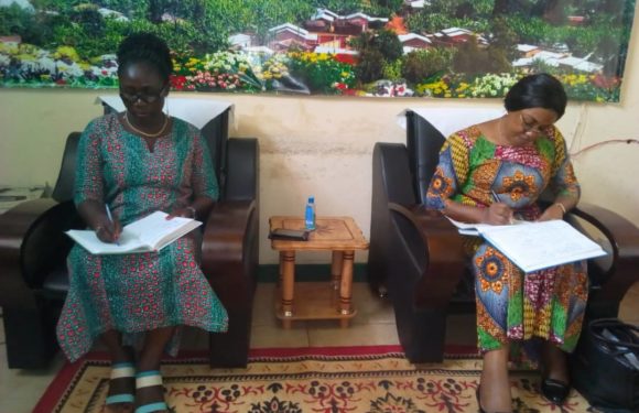 BURUNDI : Amb. MALEKO, TANZANIE, visite Mme TABU, Gouverneure de RUYIGI