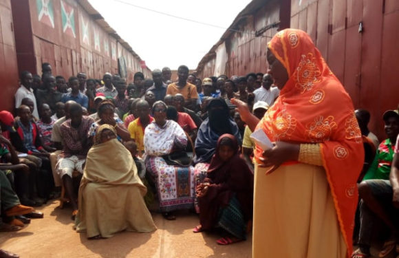 BURUNDI : Échange avec les commerçants du marché de MAKAMBA