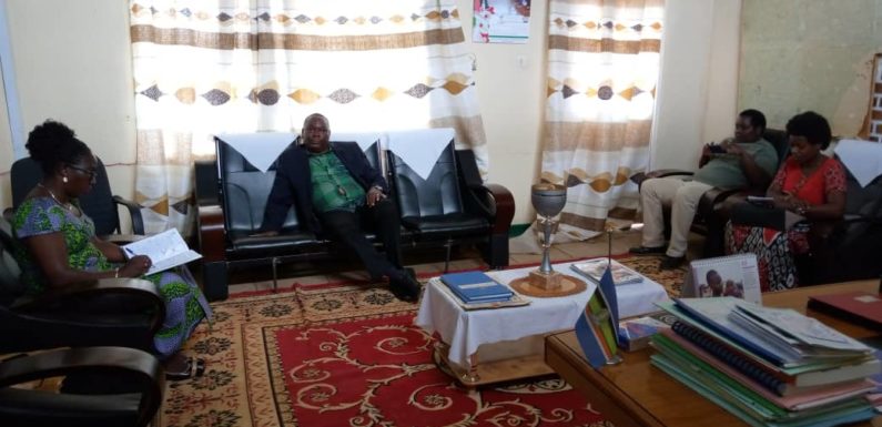 BURUNDI : Amb. NANDI du KENYA visite Mme TABU, Gouverneure de RUYIGI