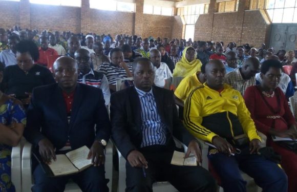 BURUNDI : Le gouverneur rencontre les natifs de RUMONGE