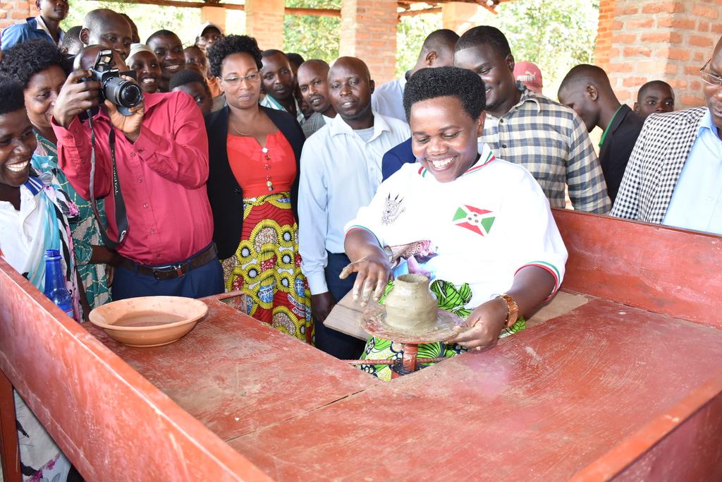 BURUNDI : Visite des infrastructures de poterie moderne de KIGAMBA à GISURU / RUYIGI