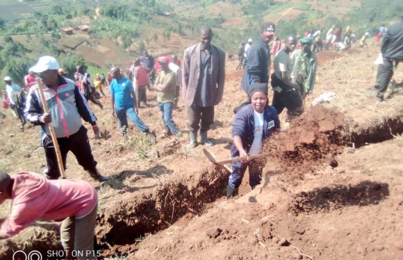 BURUNDI : TDC – Tracer des courbes de niveaux sur la colline MUGERA à KABARORE / KAYANZA