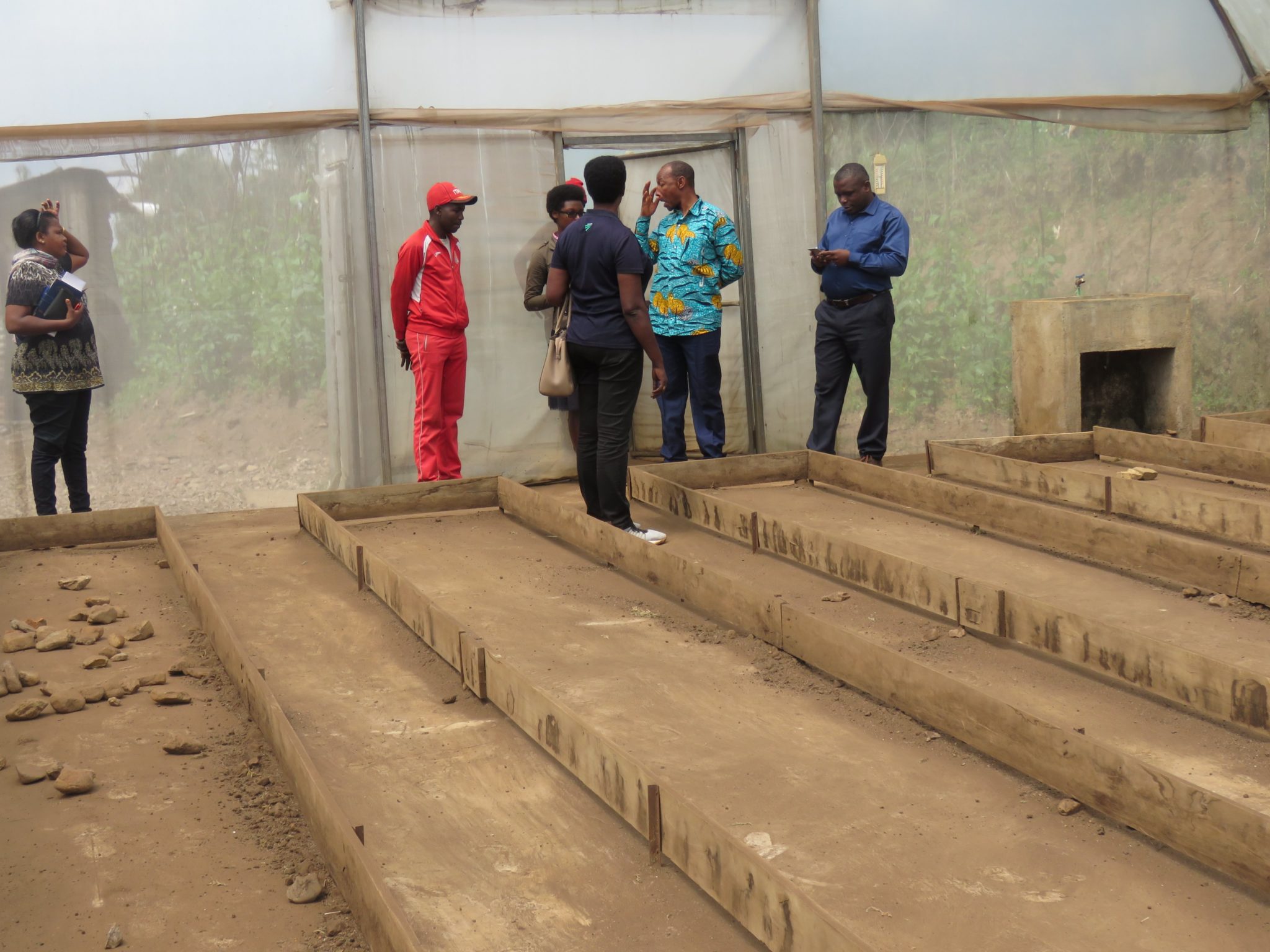 BURUNDI : L’ISABU visite la coopérative INYOMVYI à MUGONGOMANGA / BUJUMBURA