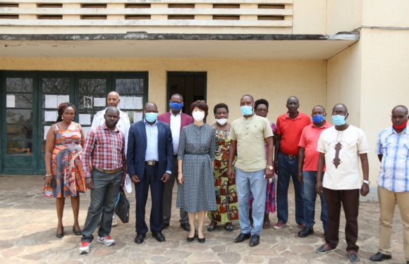 BURUNDI – CHINE : Don à l’École Technique Secondaire de KAMENGE / BUJUMBURA