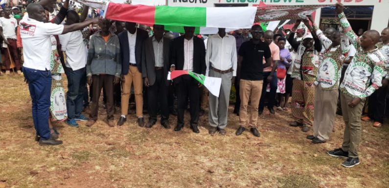 BURUNDI : Le CNDD-FDD SONGA reçoit  81 nouveaux BAGUMYABANGA ex-CNL, ex-UPRONA … / BURURI