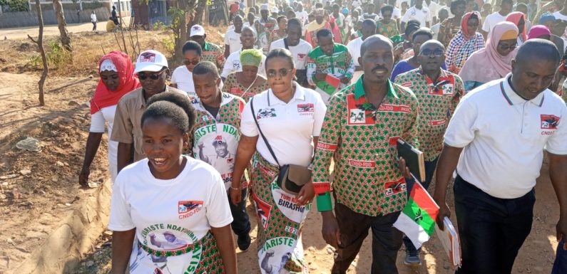 BURUNDI : Le CNDD-FDD RUMONGE organise une activité à MUGOMERE