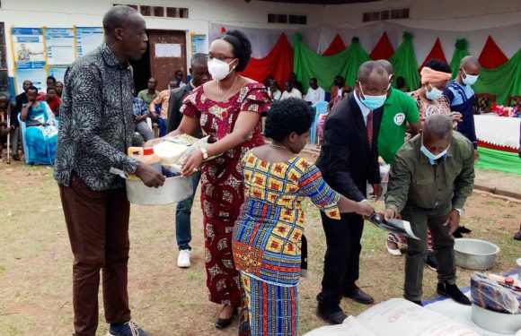 BURUNDI : Activité de solidarité à GISAGARA / CANKUZO