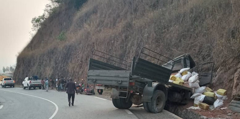 BURUNDI : Un accident d’un camion militaire à MABANDA fait 3 morts / MAKAMBA