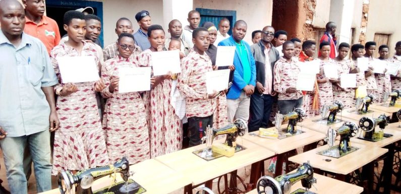 BURUNDI : Food for the Hungry a formé 15 couturiers à BUSONI / KIRUNDO