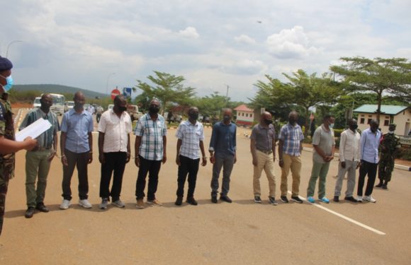 Burundi : La FDNB remet 11 rebelles rwandais FLN