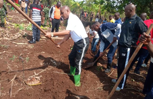 BURUNDI : TDC – Tracer des courbes de niveaux à NKONYOVU / MURAMVYA