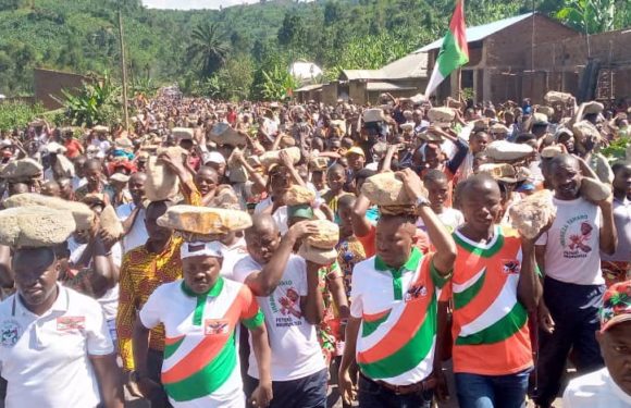 BURUNDI : TDC – Des milliers de BAGUMYABANGA mobilisés pour une école à MUBIMBI / BUJUMBURA