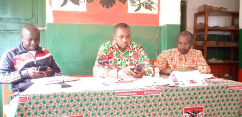 BuRuNDi : Réunion des militants CNDD-FDD actifs dans l’action sociale à GiHoGaZi / KaRuSi