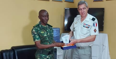 BuRuNDi / France : Visite de 2 jours du commandant des Éléments Français au GABON
