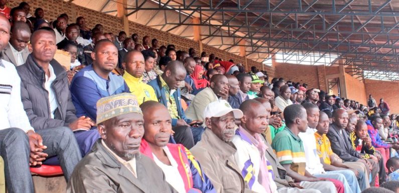 BuRuNDi : Conversation entre gouverneur et citoyens de la commune KaYaNZA