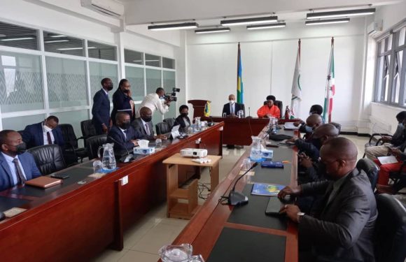 BuRuNDi / RWaNDa : Rencontre à KiGaLi des 2 ministres de la justice