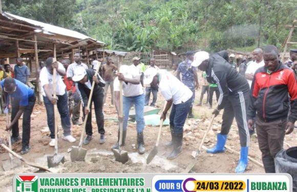 BuRuNDi : TDC – Paver des échoppes du marché de KiVYuKa à MuSiGaTi / BuBaNZa