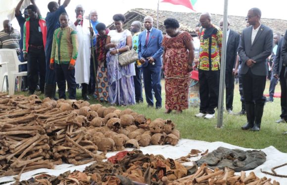 Génocide contre les BaHuTu du BuRuNDi de 1972 : 1 fosse commune  avec plus de 1.500 corps à MuGoNGoMaNGa / BuJuMBuRa