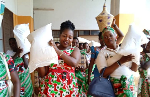 BuRuNDi / CNDD-FDD : Les aBaKeNYeReRaRuGaMBa visitent l’ hôpital de CaNKuZo