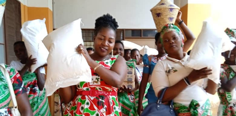 BuRuNDi / CNDD-FDD : Les aBaKeNYeReRaRuGaMBa visitent l’ hôpital de CaNKuZo