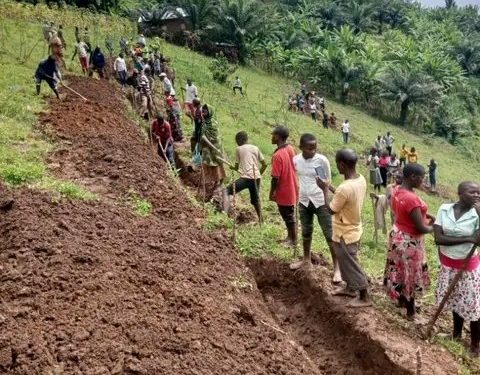 Burundi : TDC – Tracer des courbes de niveau à Muyebe en commune Musigati / Bubanza
