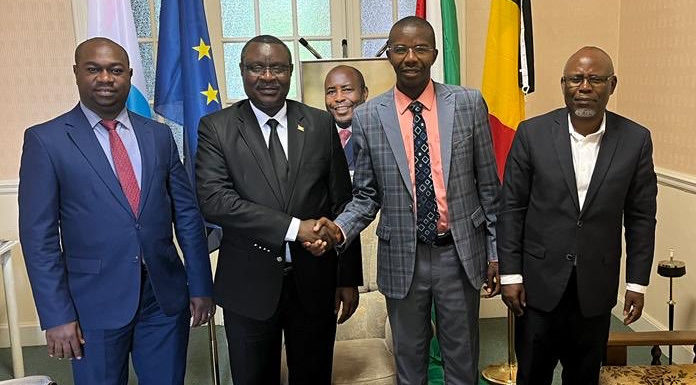 Amb. Ntahiraja Thérence reçoit en Belgique une délégation de l’ Université du Burundi