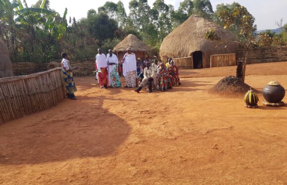 Burundi  : Visiter – Kwa Miganda-Karambi Eco-Cultural Heritage – à Rurtyazo, Kayokwe / Mwaro