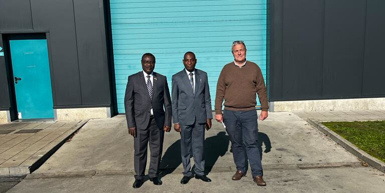 Burundi : Amb. Ntahiraja Thérence accueille le DG de la REGIDESO de passage en Belgique