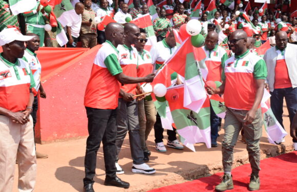 Burundi : 16/11/2003 – Le CNDD-FDD signé l’Accord global de Cessez-le-feu