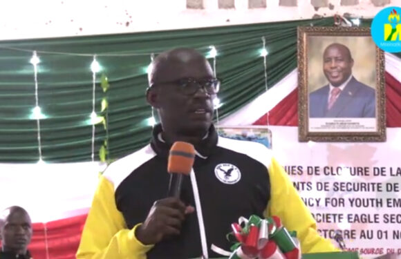 Burundi : Hon. Ndikuriyo Révérien fait un petit discours panafricain sur l’éducation